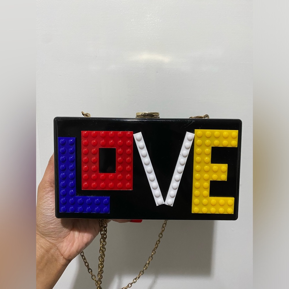Love chain square purse